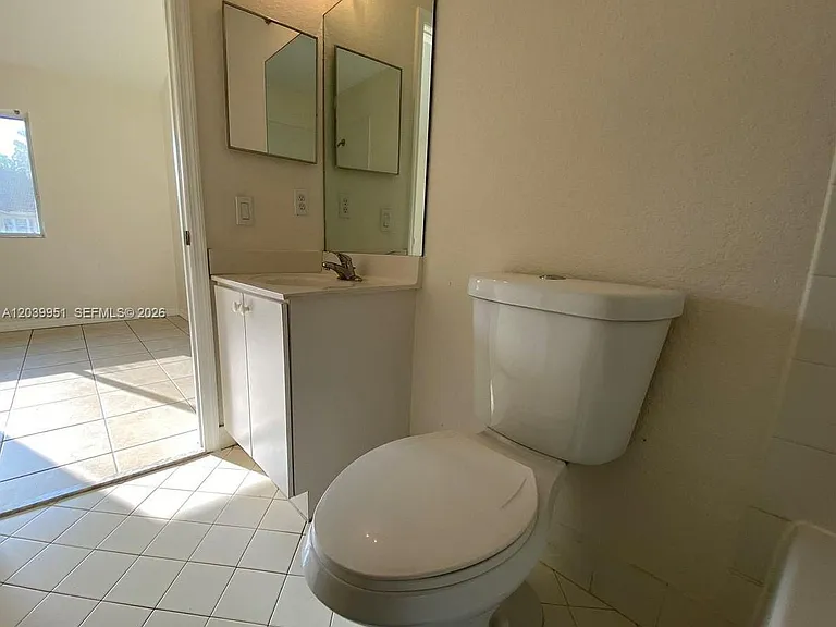 930 NE 34th Ave #202 — Photo 29