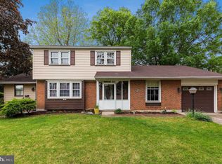 9 Buttonwood Rd, Stratford, NJ 08084