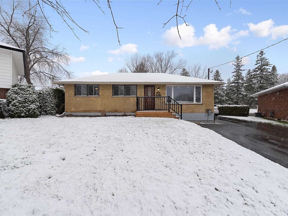 1st image of 372 Garden Ct