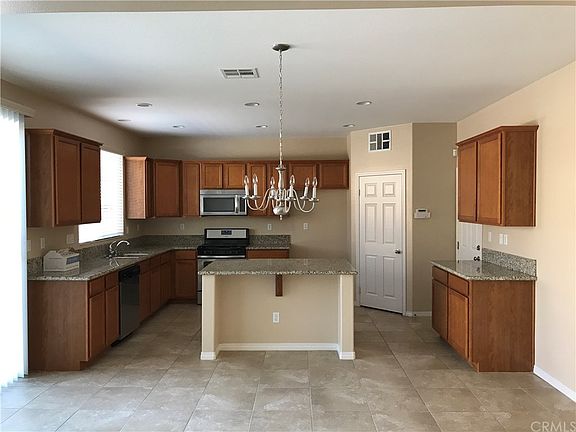 4th image of 2709 Lavender St