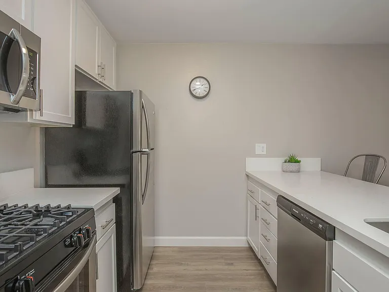 1BR/1BA-B 1BR/1BA-B