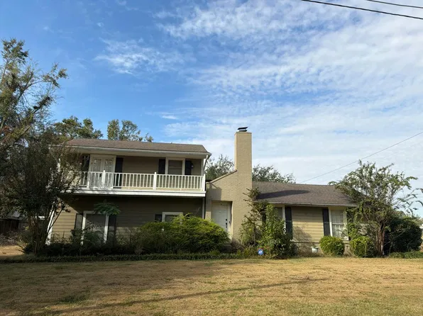 1203 Poplar St, Greenwood, MS 38930