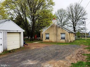 910 Moyers Rd, Lansdale, PA 19446