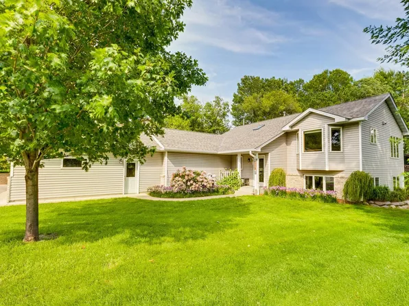 30135 Neal Ave, Lindstrom, MN 55045