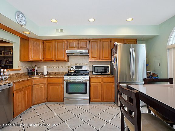 2nd image of 60 Leigh Ave