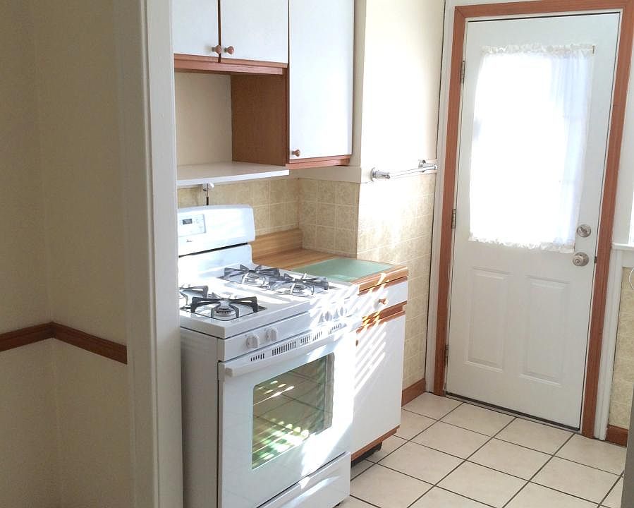 1st image of 1044 Kenmore Ave APT 8