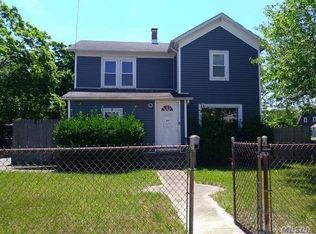 94 Terry St, Patchogue, NY 11772