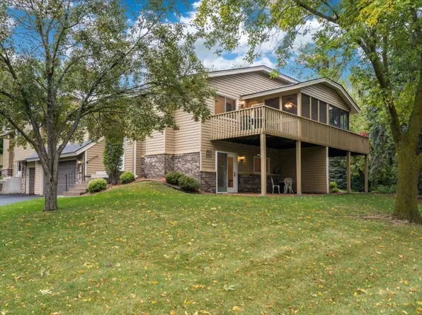 6930 Sherwood Rd, Woodbury, MN 55125