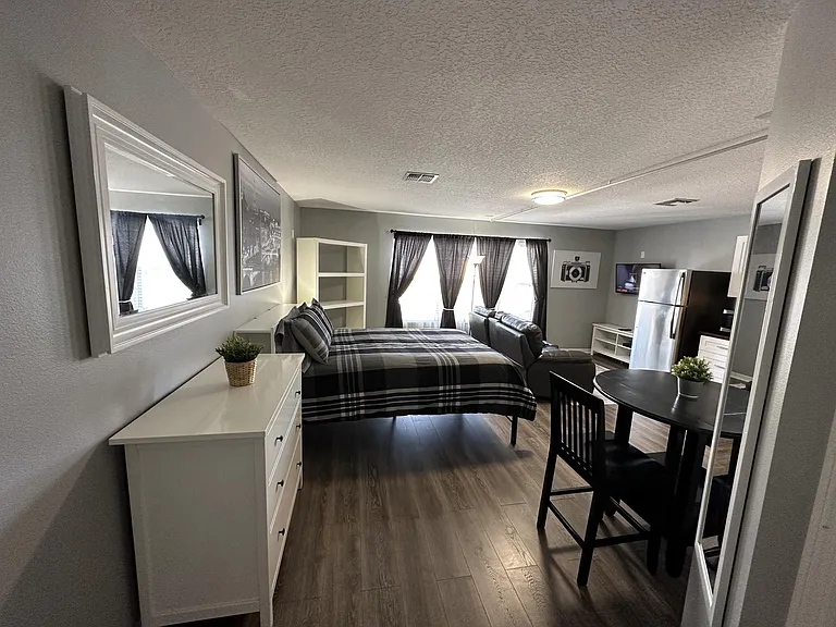 13254 Phoenix Dr — Photo 4