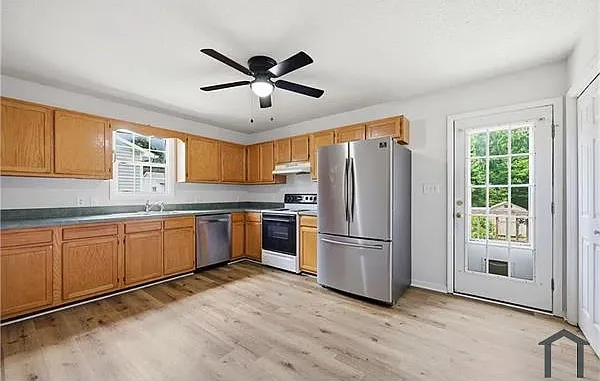 125 Bellevue Dr — Photo 3