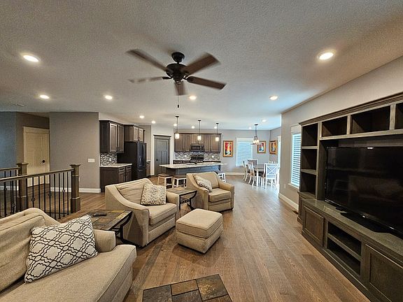 5th image of 2604 Pine Brook Dr