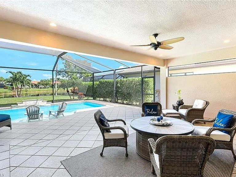 9909 Casabella Way — Photo 7