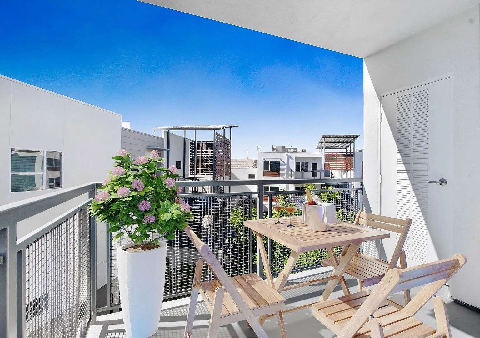 Citron Apartments — Photo 4