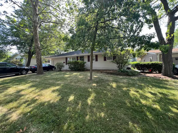 213 S 19th St, St Charles, IL 60174
