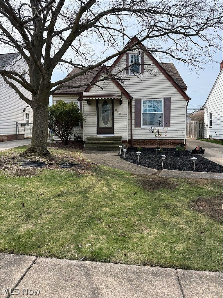 6707 Thornton Dr, Parma, OH 44129 | Zillow