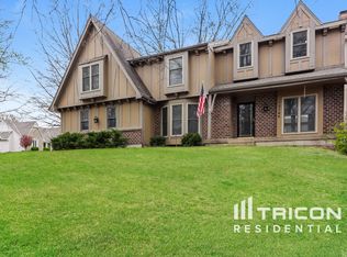 15744 W Beckett Ln, Olathe, KS 66062