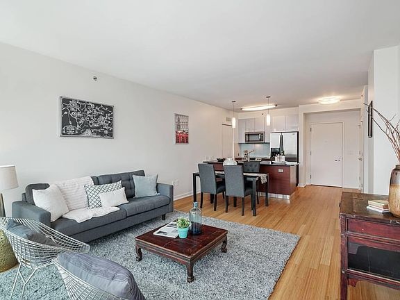 3rd image of 2101 Market St Unit 405