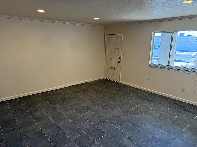 2803 S 1st Ave — Photo 5