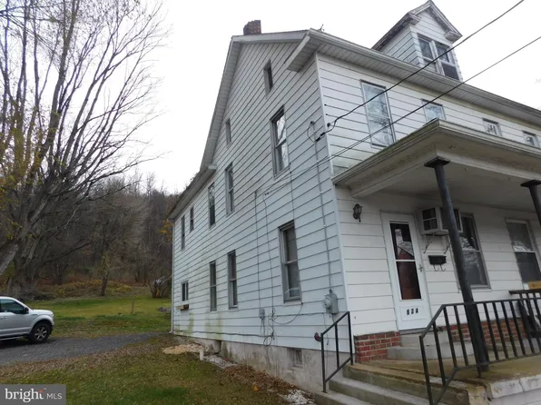 824 E Freedom Ave, Burnham, PA 17009