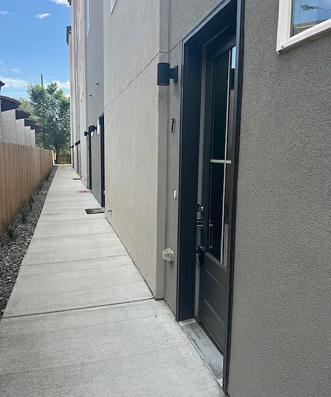 2650 S Federal Blvd #7 — Photo 2