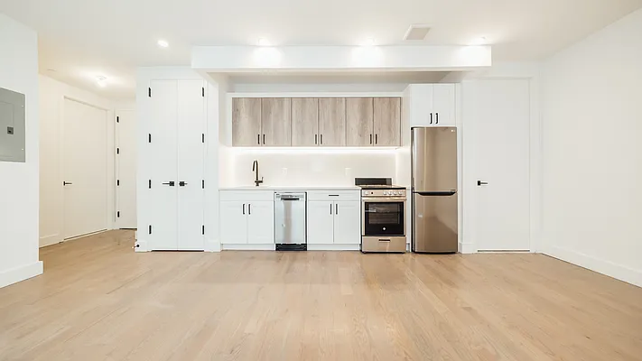 Rented by Nooklyn NYC LLC | media 13