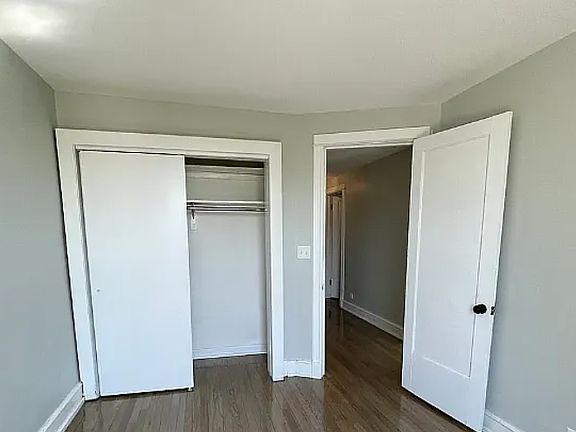 3rd image of 4615 S Prairie Ave #4