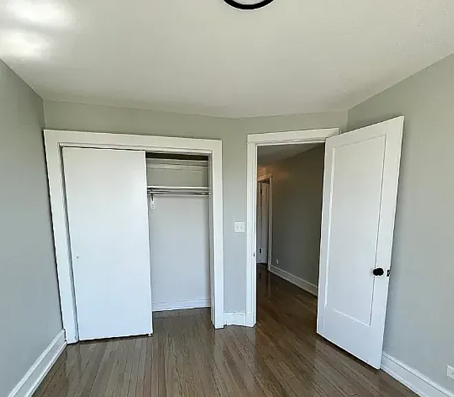 4615 S Prairie Ave #4 — Photo 3