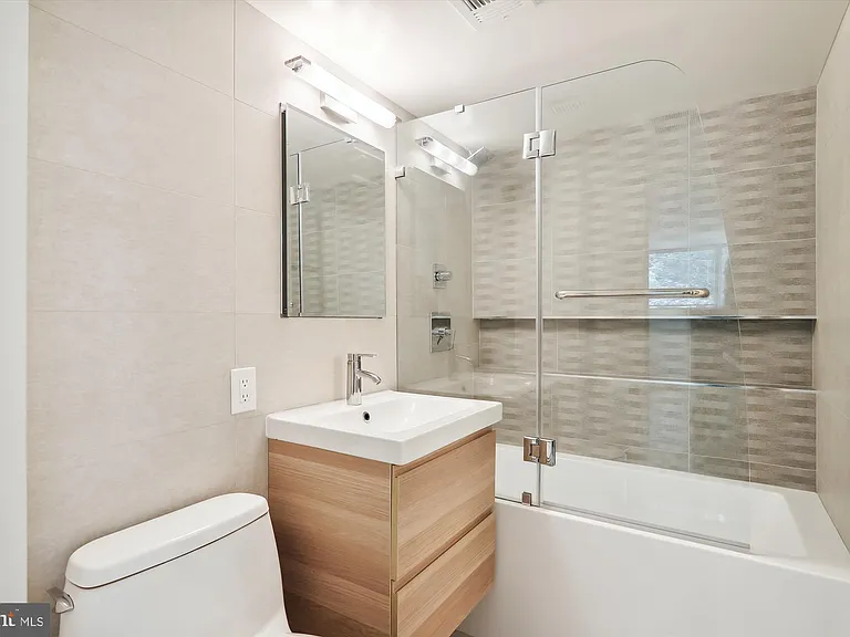 3945 Rickover Rd — Photo 27