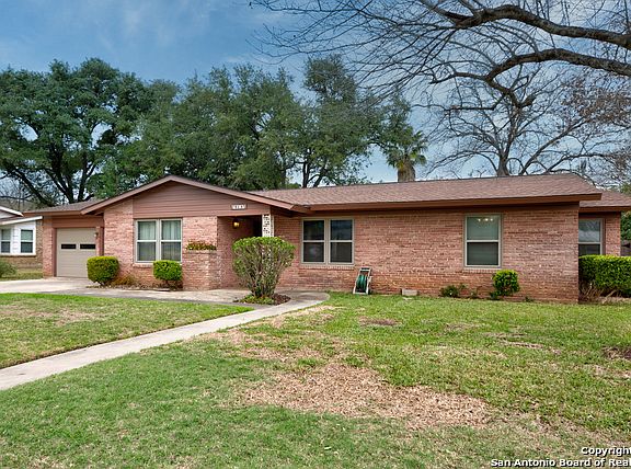 2nd image of 315 Laramie Dr