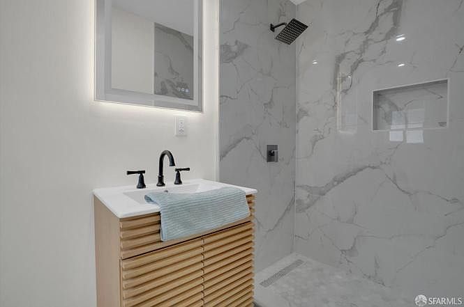 1st image of 165 Wilshire Ave #165
