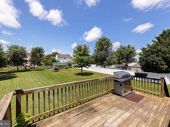 4th image of 102 Sussex Cir