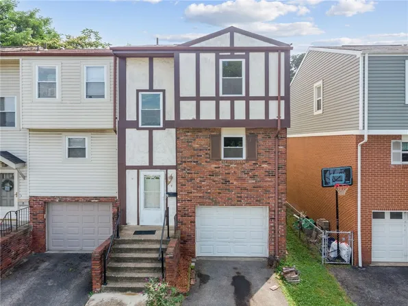 7 McKinley Sq, Coraopolis, PA 15108
