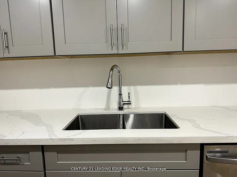 149 Hurst Dr #LOWER — Photo 7