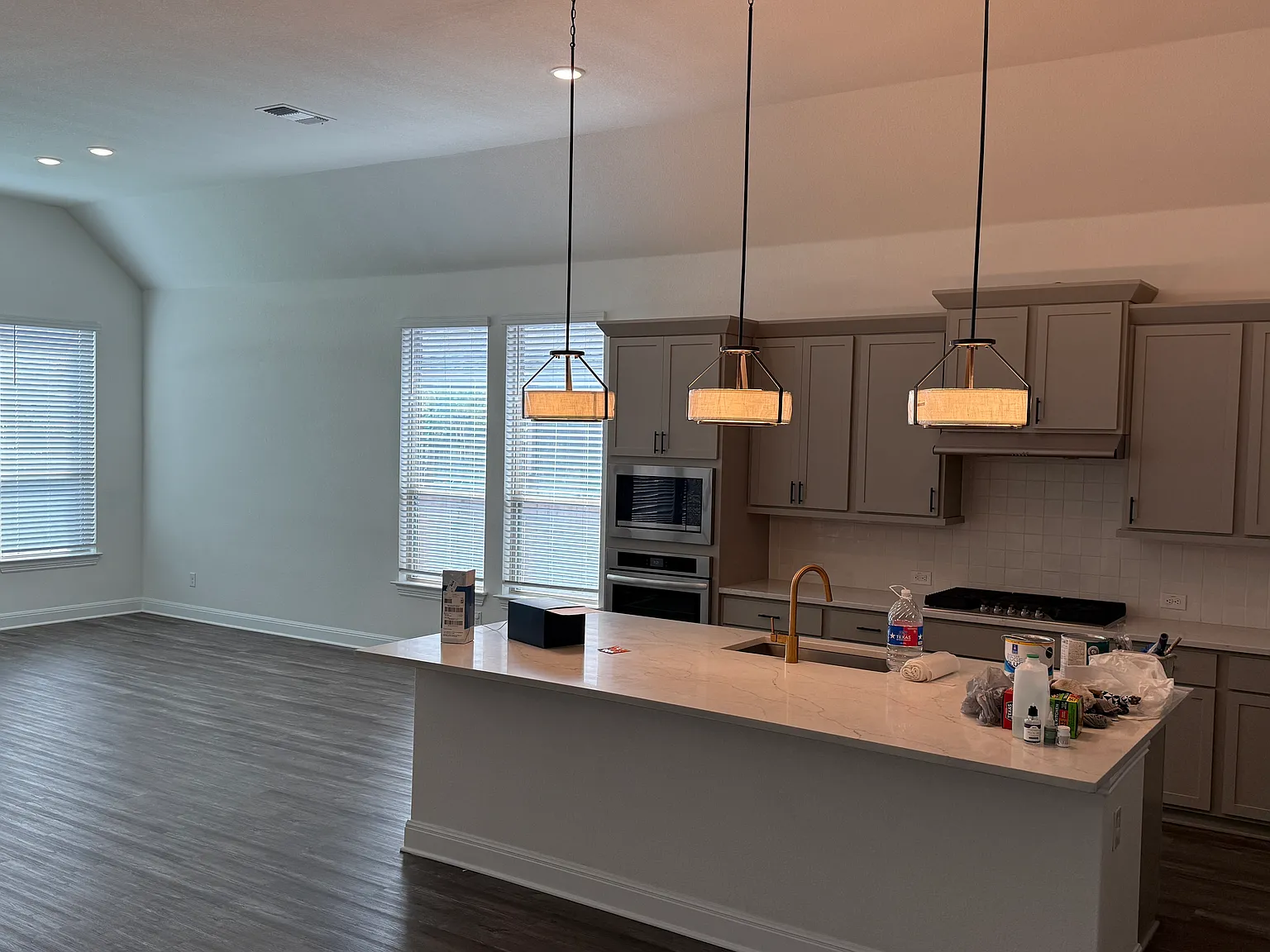 4 bed, 2610 sqft, $3,000 — Photo 4
