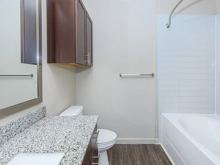 Residence at Oakmont Apartments — Photo 36