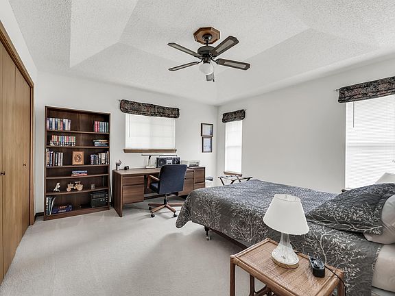 5th image of 304 Rebecca Dr