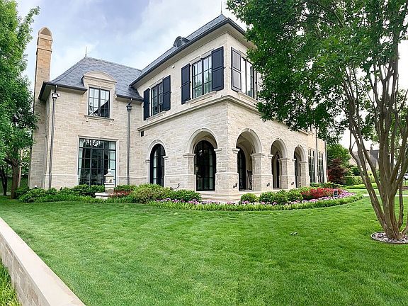 2nd image of 4501 S Versailles Ave