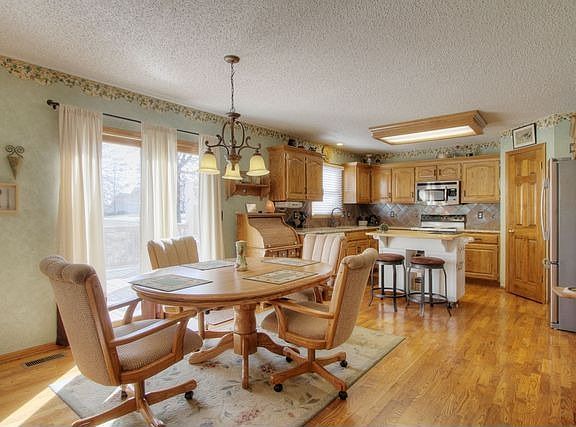5th image of 1557 Canterbury Ln