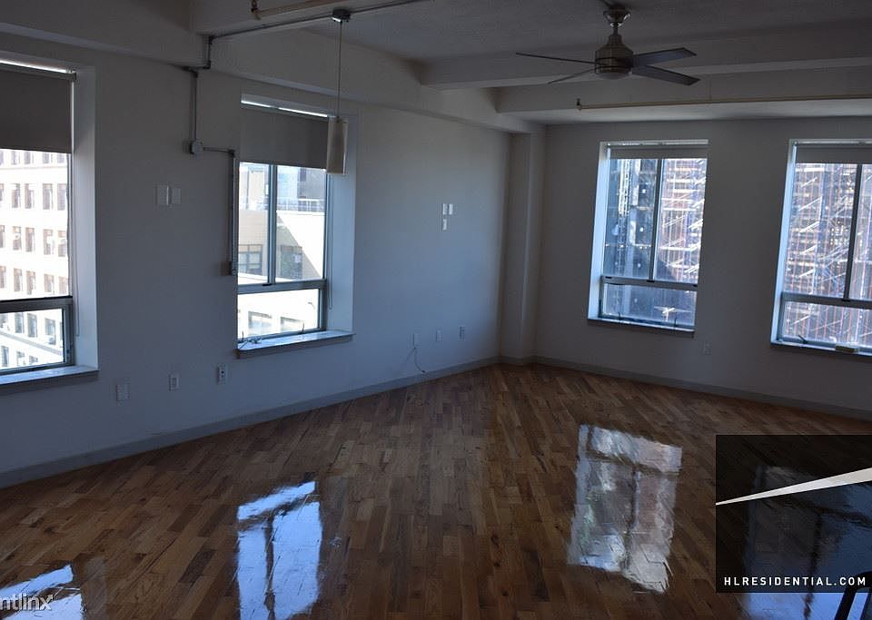 2nd image of 2928 41st Ave #703