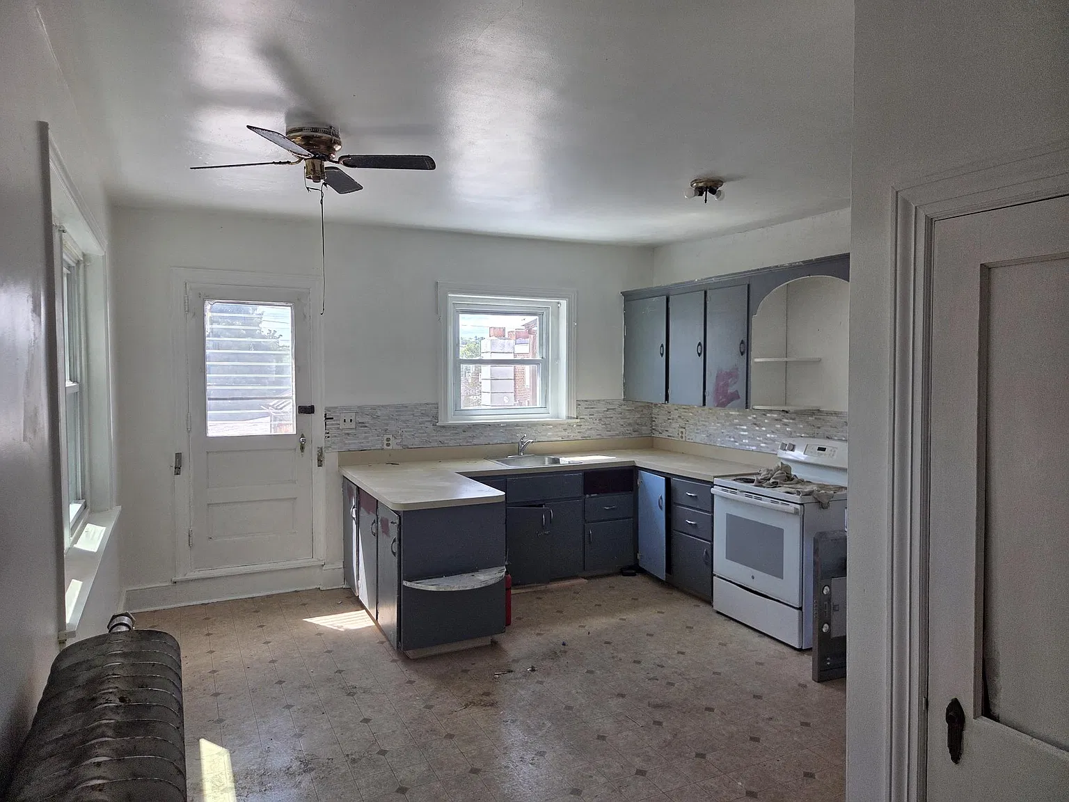 2 bed, 1000 sqft, $1,400 — Photo 4