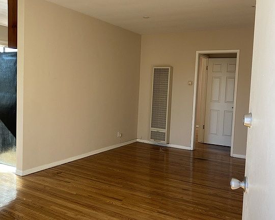 5th image of 1453 Butler Ave APT 4