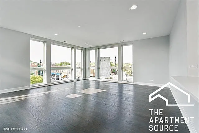 Building Photo - 3616 W Irving Park Rd #2F