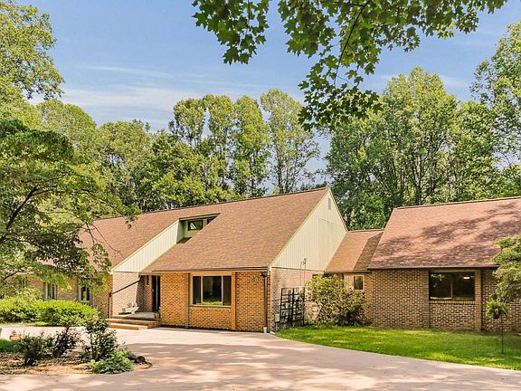 3rd image of 7033 Mink Hollow Rd