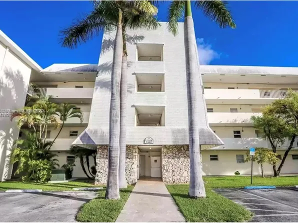 7410 SW 82nd St #K211, Miami, FL 33143