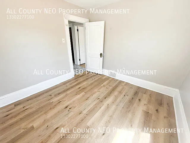 859 Brown St #UP — Photo 10