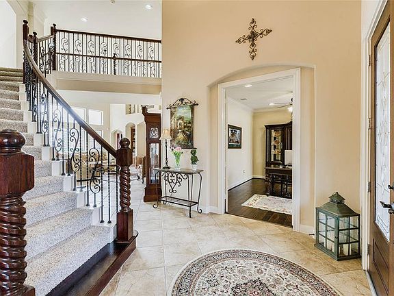 2nd image of 18919 Cove Bend Ln