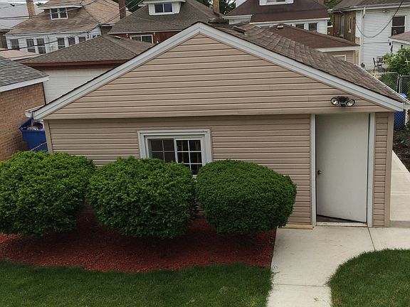 2nd image of 5653 W Montrose Ave #2