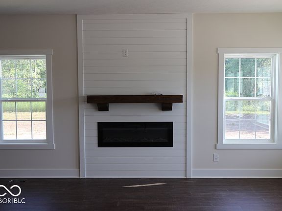 4th image of 316 N Center St