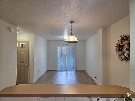 4th image of 11933 SE Oak St APT 204
