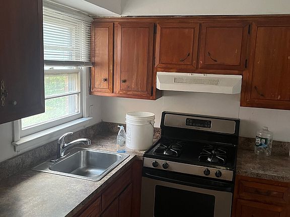2nd image of 136 Pleasant Plains Ave APT 1